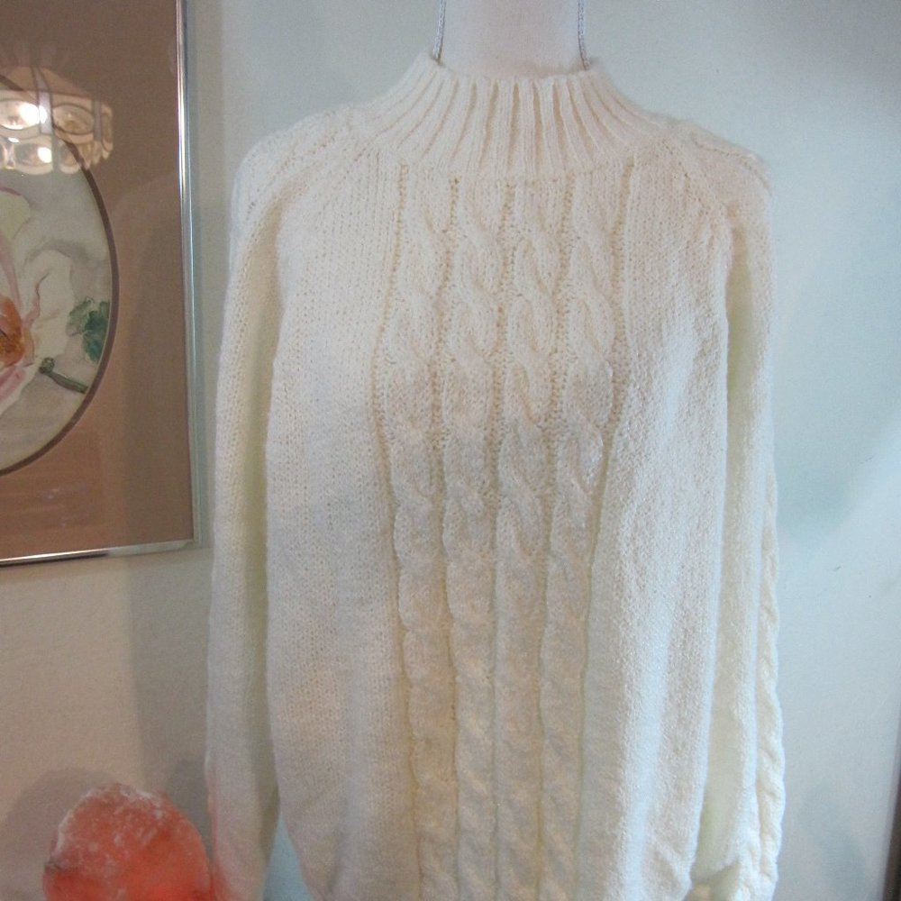 White Cable Knit Turtleneck Super Soft Sweater SzL